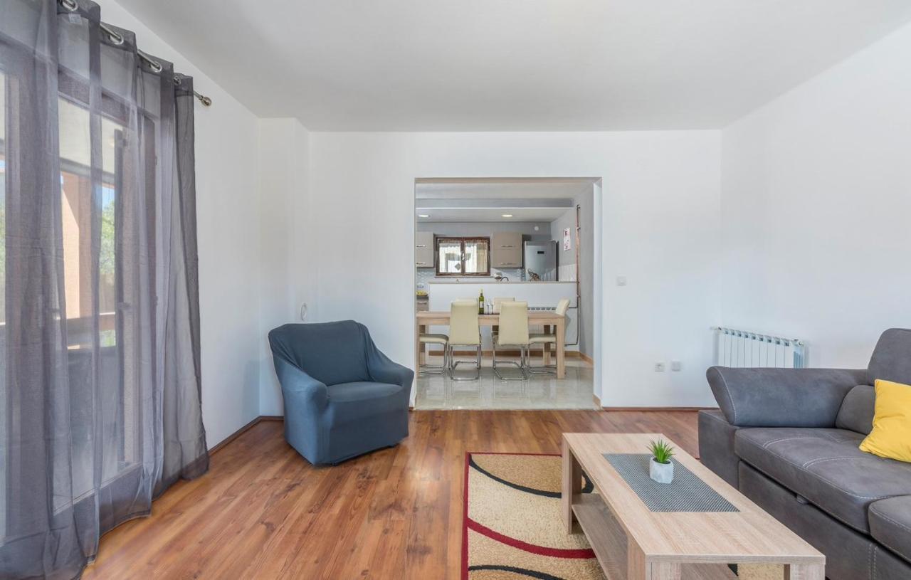 Emanuela With Private Pool Apartment Loborika Exterior photo